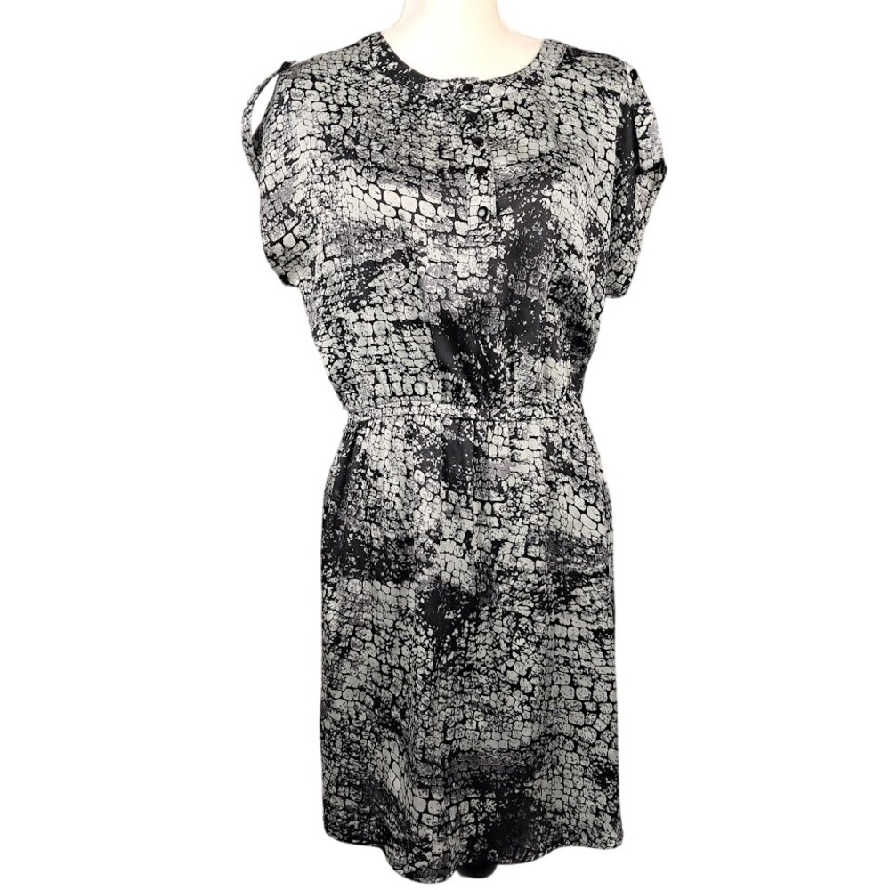 JOY JOY M Black White Snake Print Dress Elastic Waist Knee‎ Length Career Silky